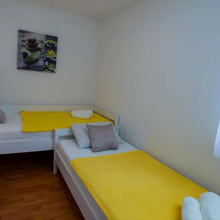 Apartment Domenika Макарска