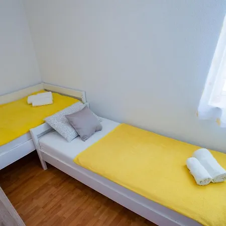 Apartment Domenika Апартаменты *